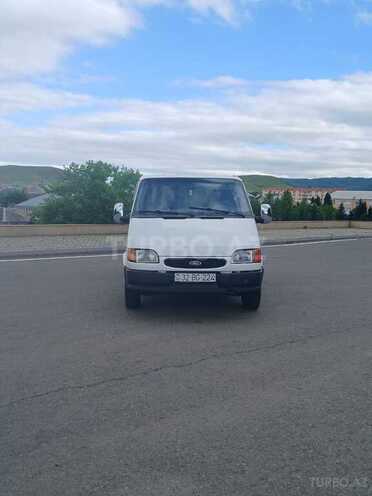 Ford Transit-1