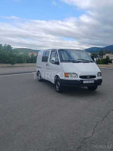 Ford Transit-5