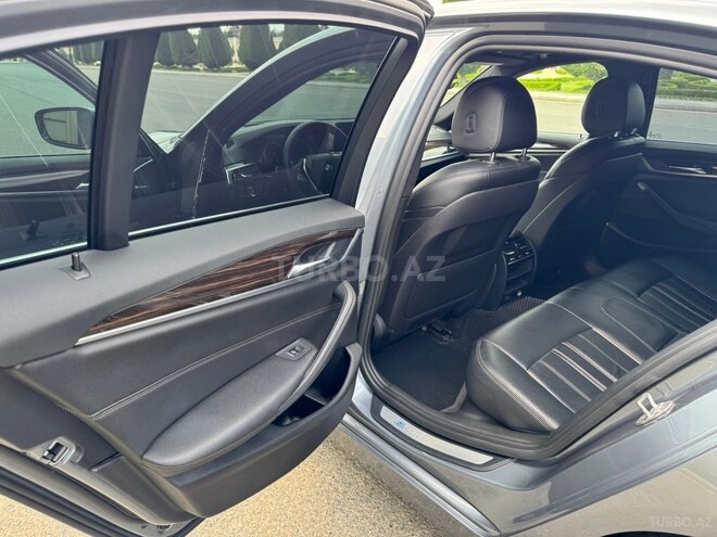 BMW 530e-7