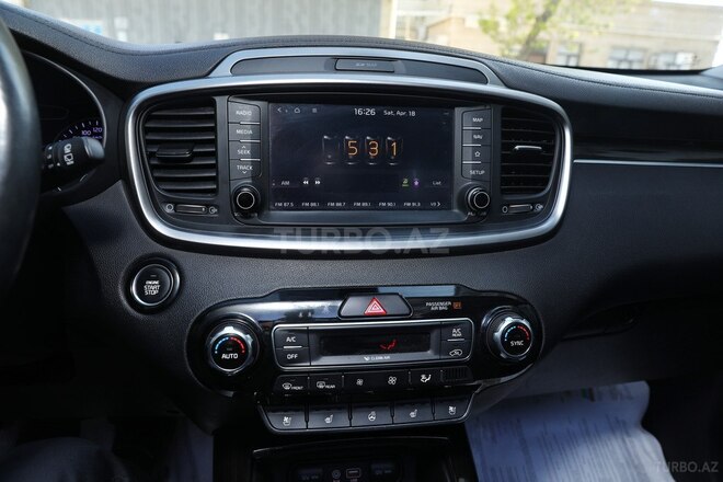 Kia Sorento-12