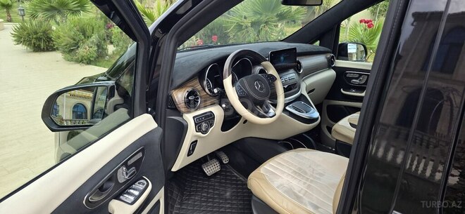 Mercedes V 300-9
