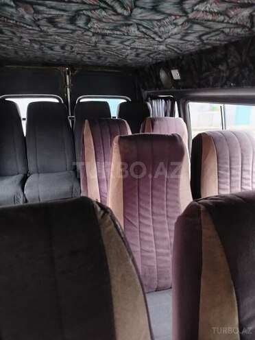 Ford Transit-8