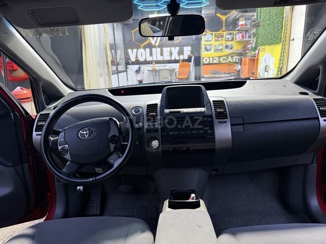Toyota Prius-5