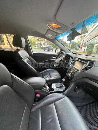 Hyundai Santa Fe-13