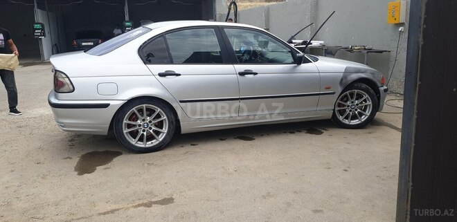 BMW 320-2