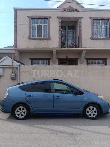 Toyota Prius-4