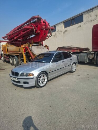 BMW 320-3