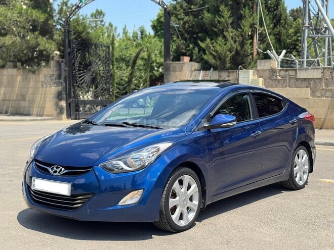 Hyundai Elantra-6