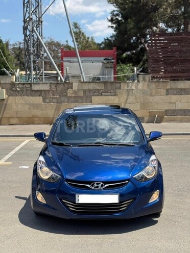 Hyundai Elantra-8