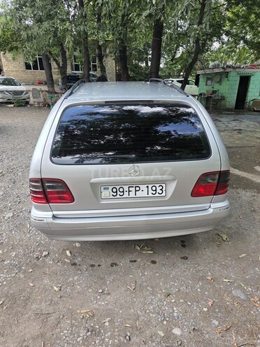 Mercedes E 270-3