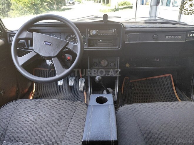 LADA (VAZ) 2107-2