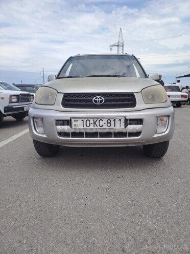 Toyota RAV4-1