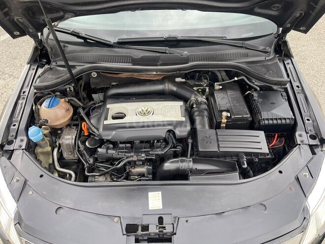 Volkswagen Passat CC-10