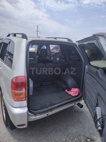 Toyota RAV4-3