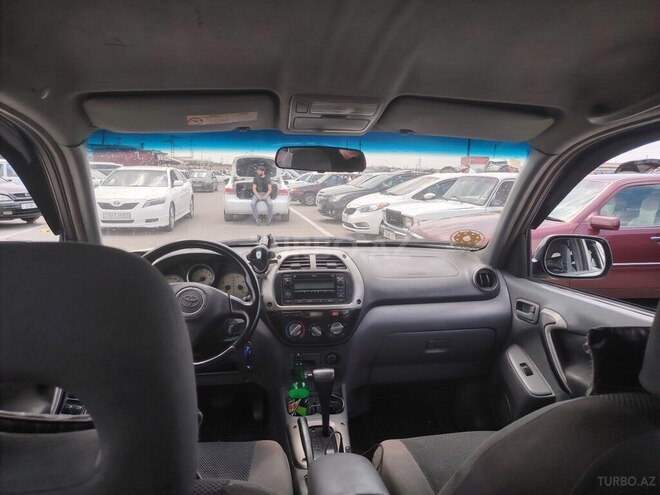 Toyota RAV4-5