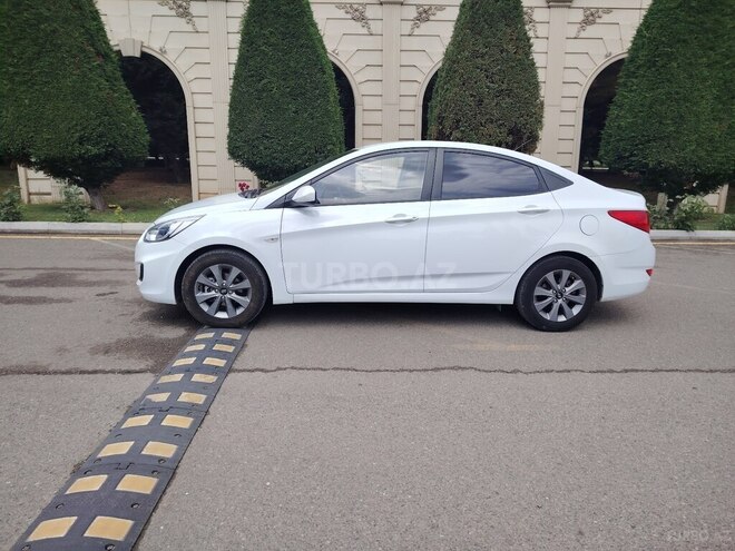 Hyundai Accent-3