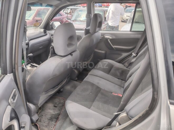 Toyota RAV4-6