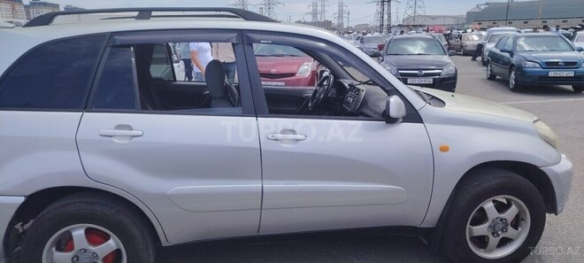 Toyota RAV4-12