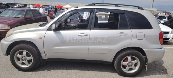 Toyota RAV4-15