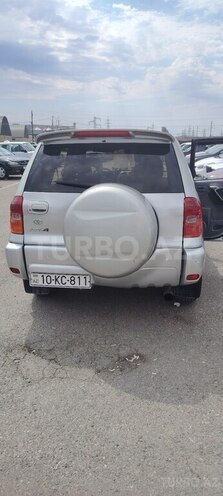 Toyota RAV4-17