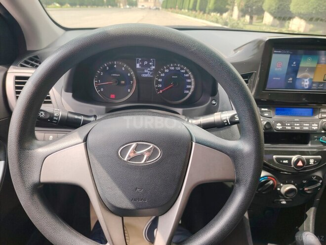 Hyundai Accent-13