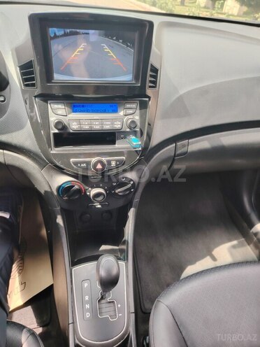 Hyundai Accent-14