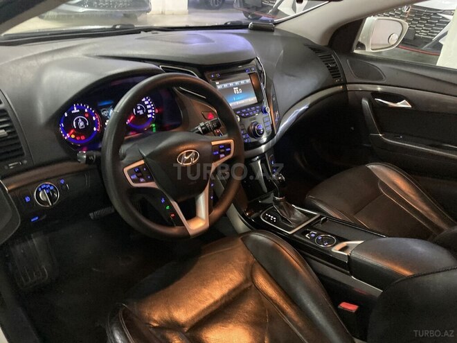 Hyundai i40-12