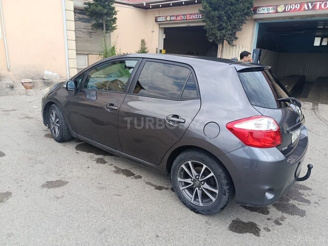 Toyota Auris-3