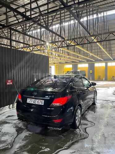 Hyundai Accent-3