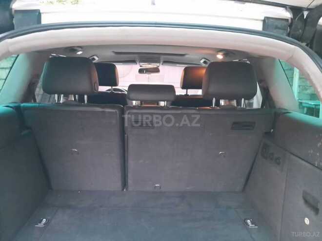 Volkswagen Touareg-12