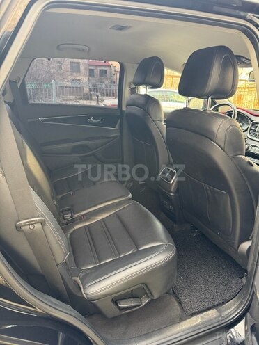 Kia Sorento-11