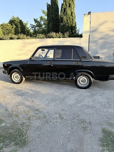 LADA (VAZ) 2107-2