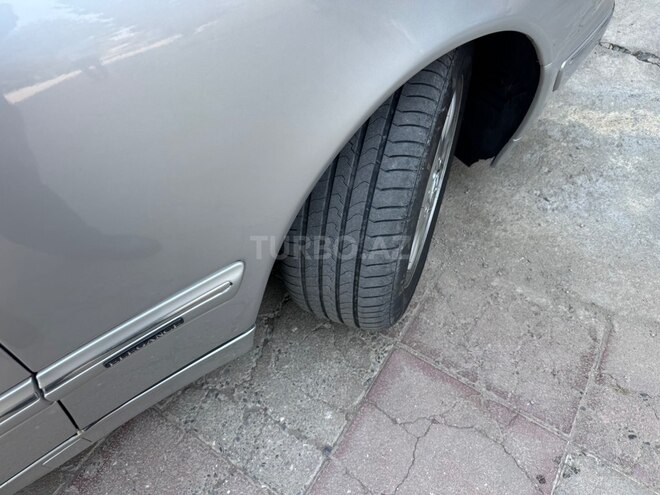 Mercedes E 220-5