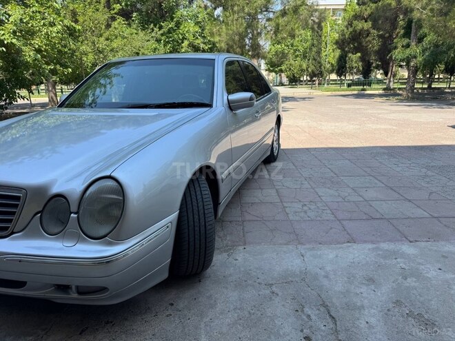 Mercedes E 220-3