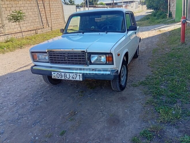 LADA (VAZ) 2107-1