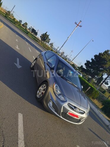 Hyundai Accent-4