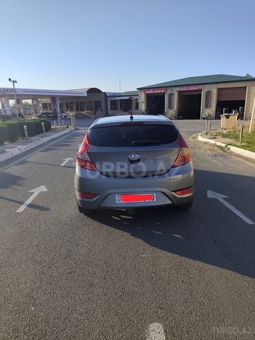 Hyundai Accent-6
