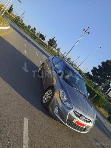 Hyundai Accent-8