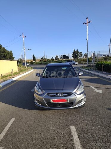 Hyundai Accent-1