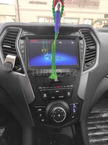Hyundai Santa Fe-13