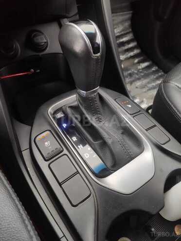 Hyundai Santa Fe-5