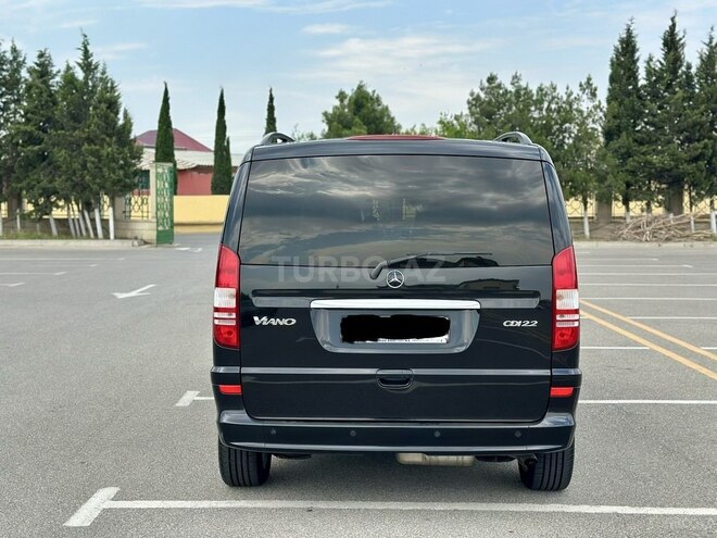 Mercedes Viano-8