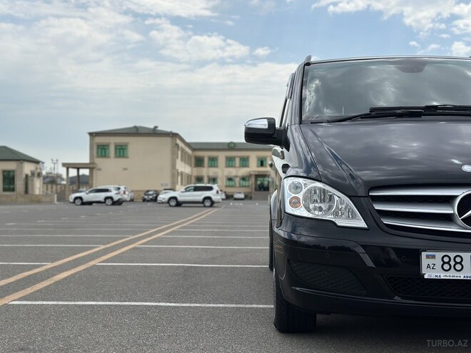 Mercedes Viano-4