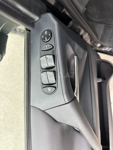 Mercedes Viano-21