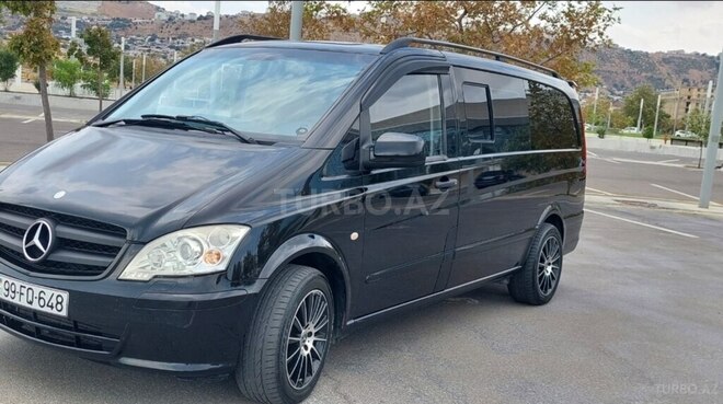 Mercedes Viano-5