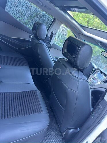 Hyundai Santa Fe-11