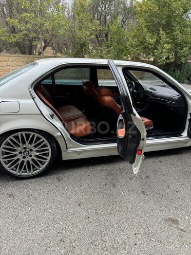 BMW 735-10