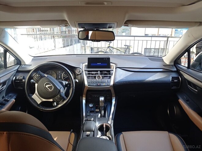 Lexus NX 200t-8