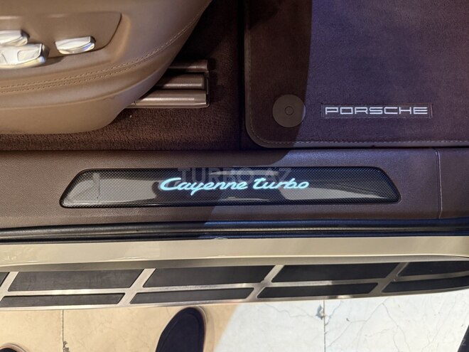 Porsche Cayenne Turbo Coupe-15