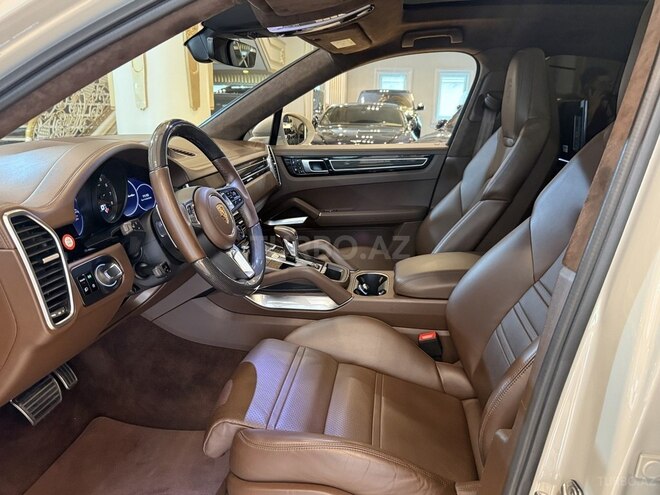 Porsche Cayenne Turbo Coupe-10